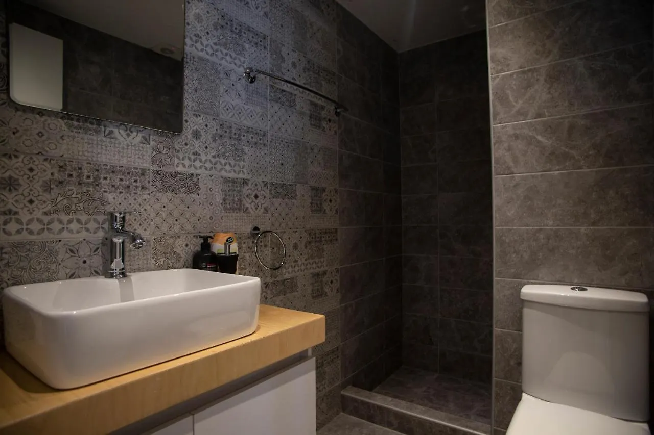 Alexandros - Lux St Apartment - Tsimiski Ladadika - Explore Center By Foot - Close To Aristotelous Square Szaloniki